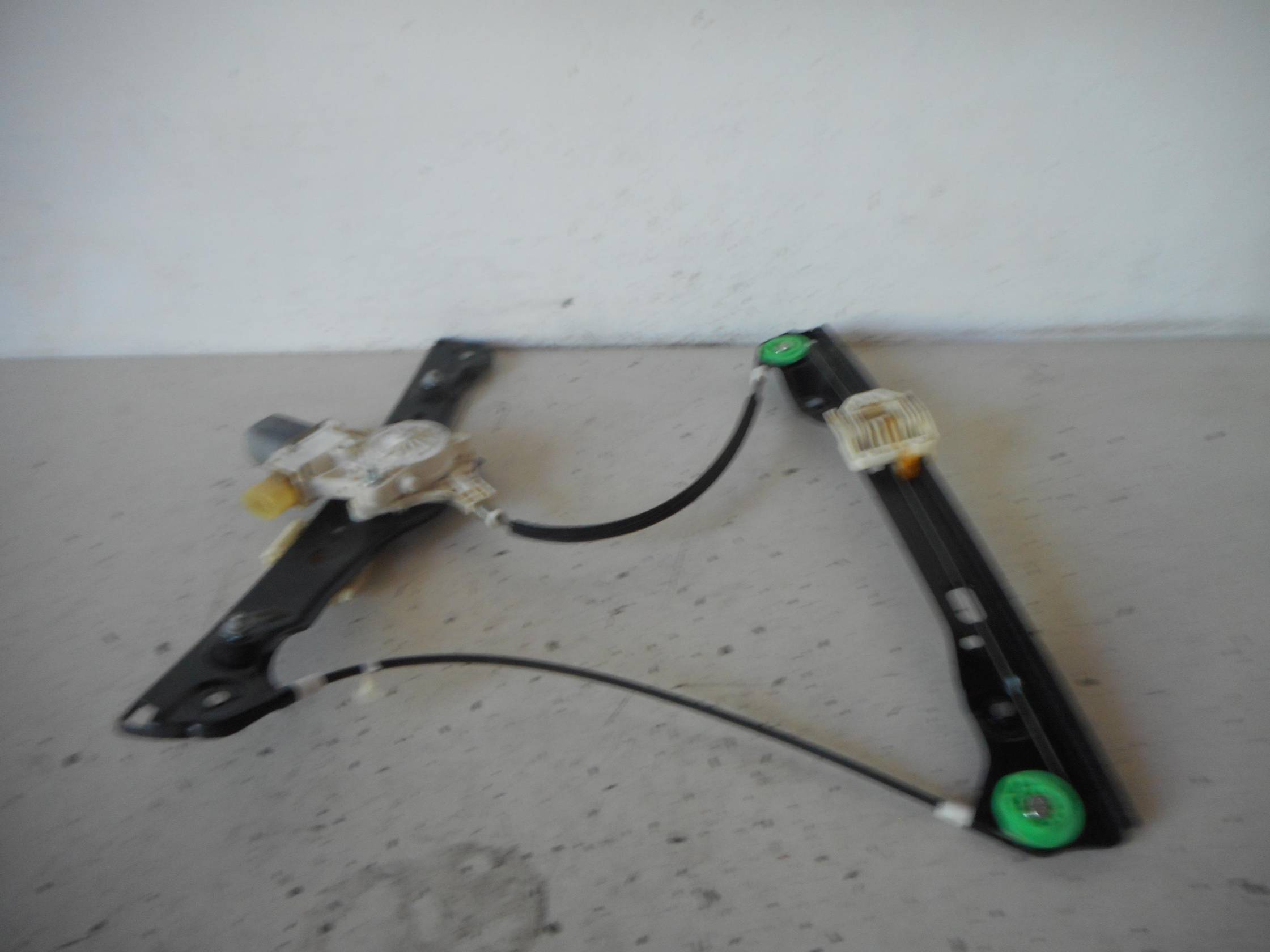 Alzacristallo elettr. porta ant. sx.